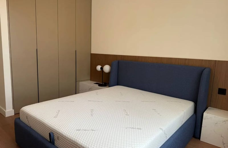 Alquiler de un amplio apartamento de 3 habitaciones, 86 m², Belgrado, Serbia